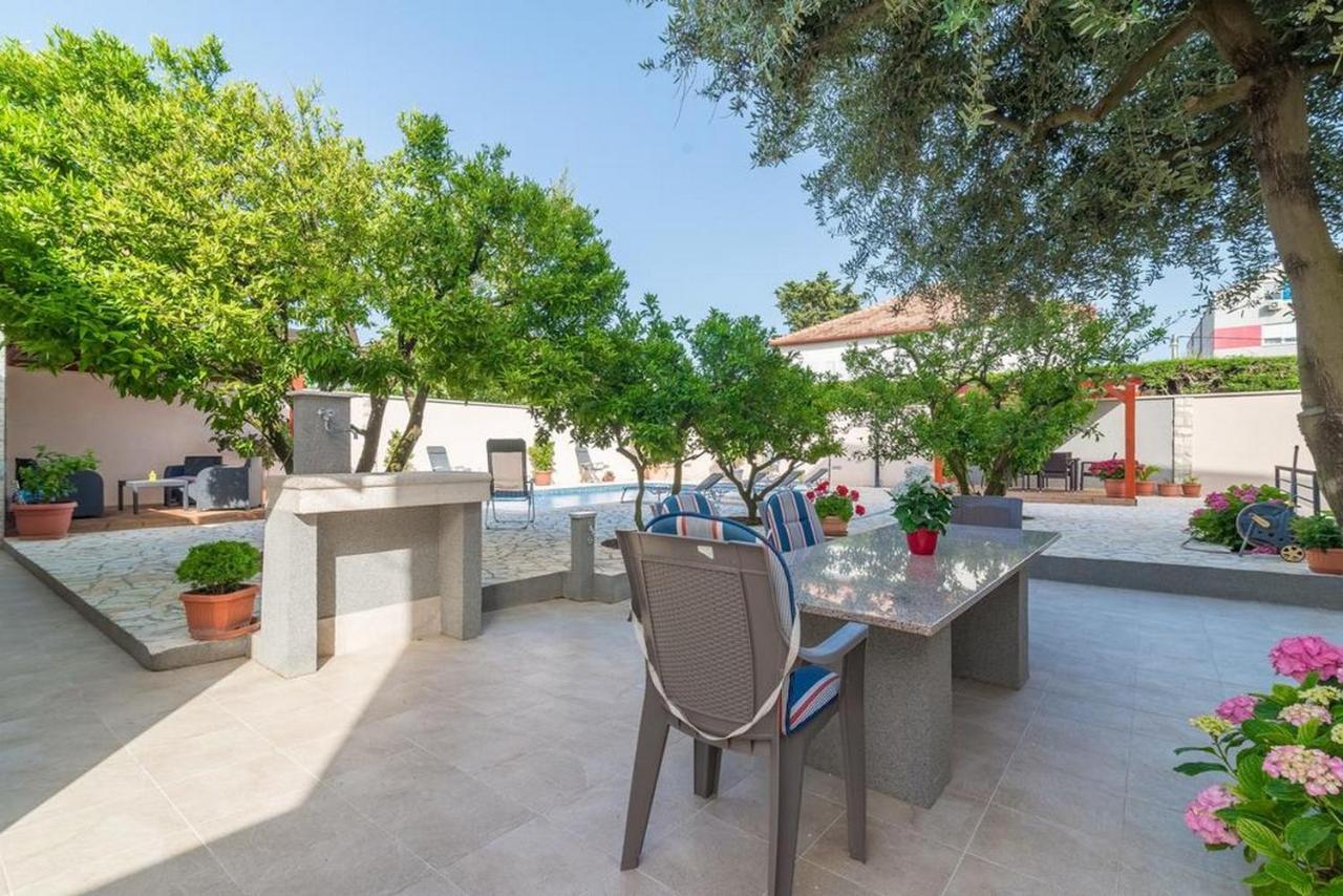 Apartments Villa Odesa With Shared Pool ザダル エクステリア 写真