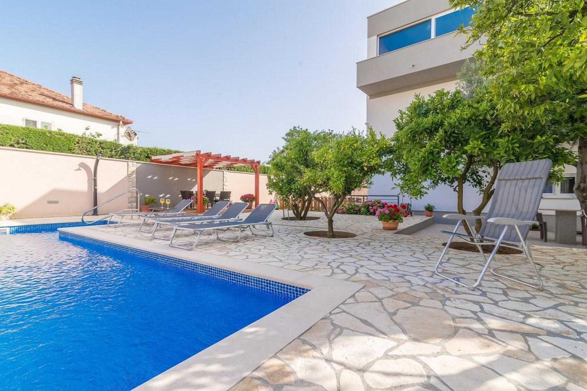 Apartments Villa Odesa With Shared Pool ザダル 部屋 写真