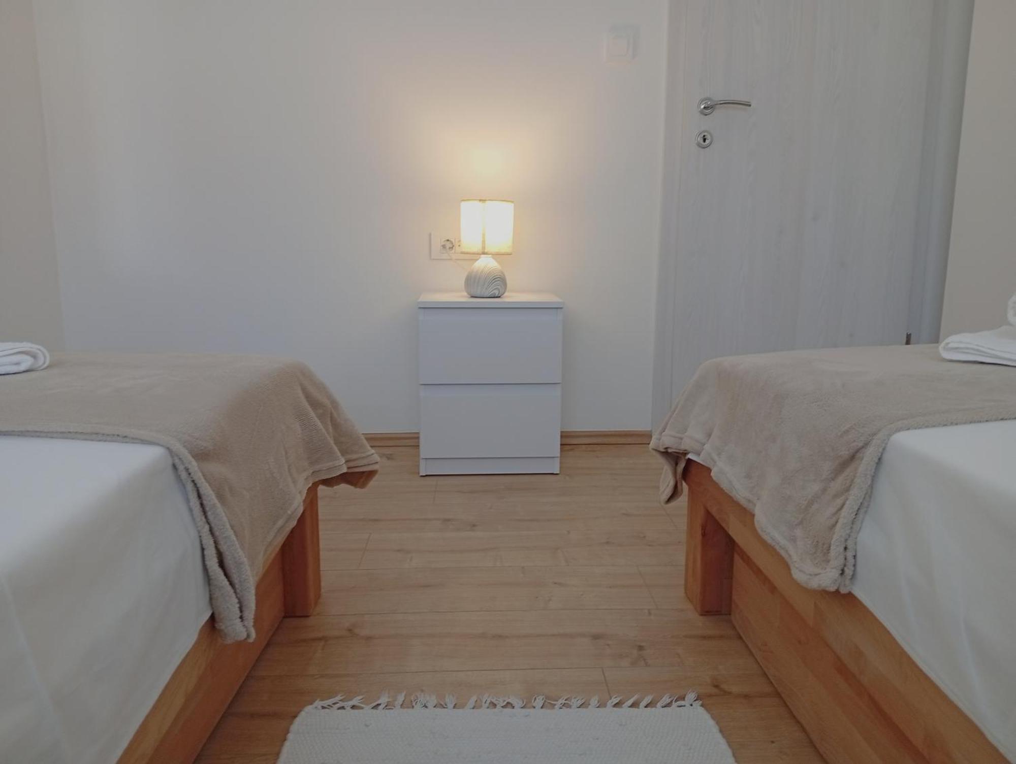 Apartments Villa Odesa With Shared Pool ザダル 部屋 写真