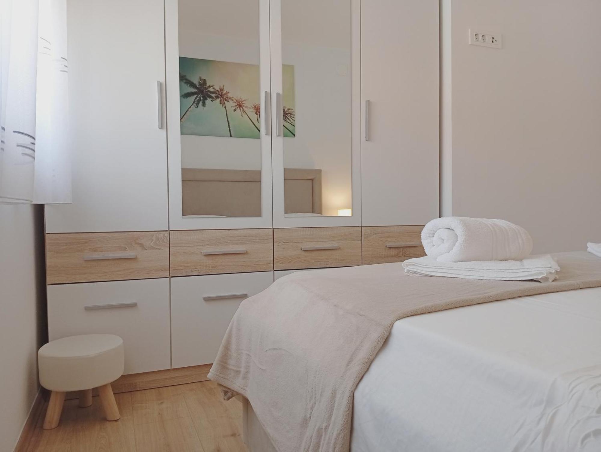 Apartments Villa Odesa With Shared Pool ザダル エクステリア 写真
